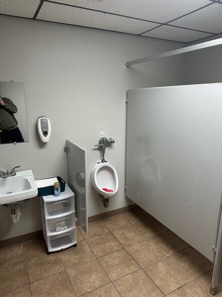 More Photos Of 3802 S Santa Fe Ave, Chanute Medical For Sale