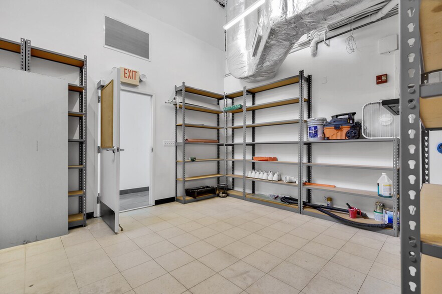 More Photos Of 227 8th St, Miami Beach General Retail For Lease