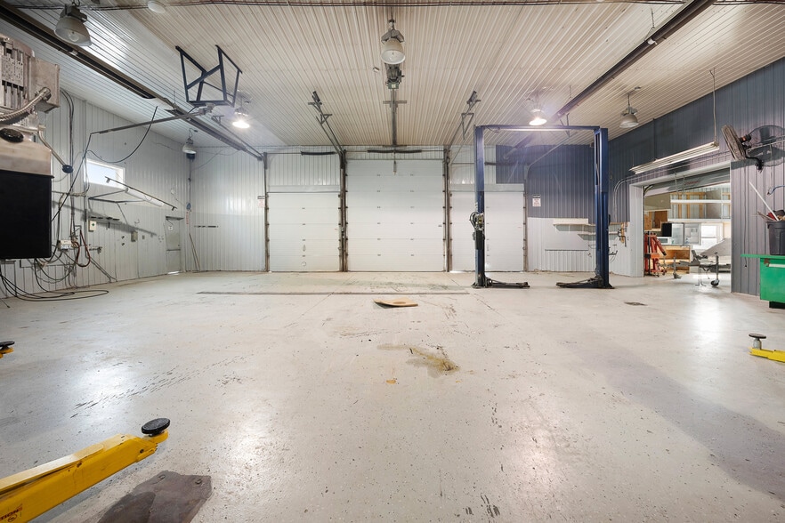 More Photos Of 20600 Hwy 2, Tilbury Auto Dealership For Sale