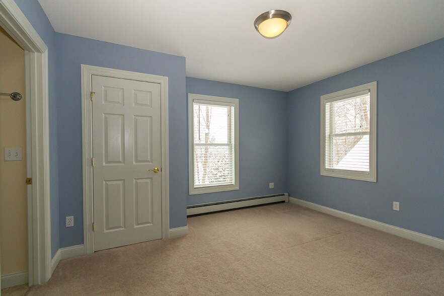 More Photos Of 72 Elm St, Camden Hospitality For Sale