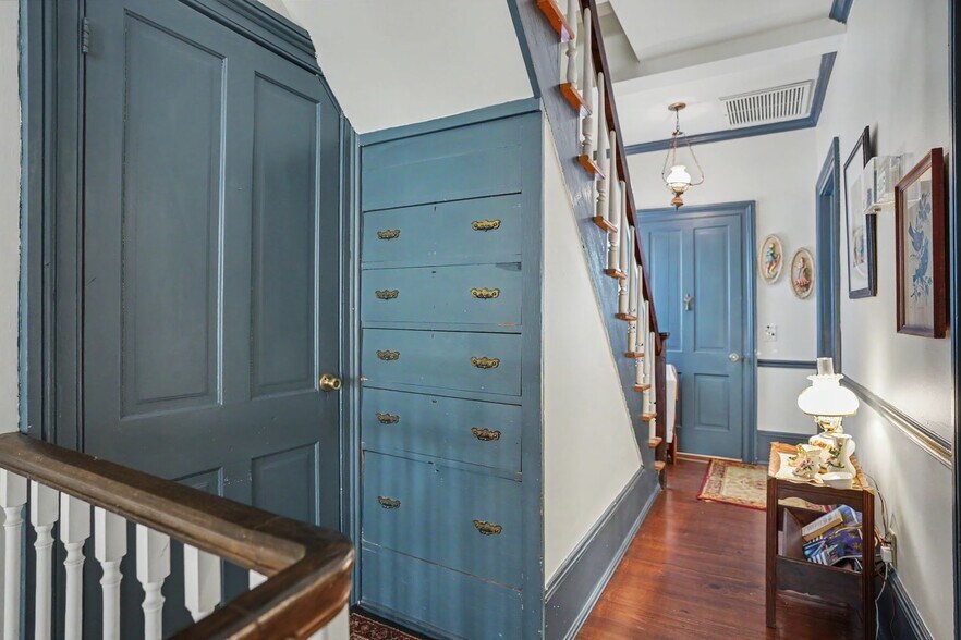 More Photos Of 209 Osborne St, Saint Marys Flex For Sale