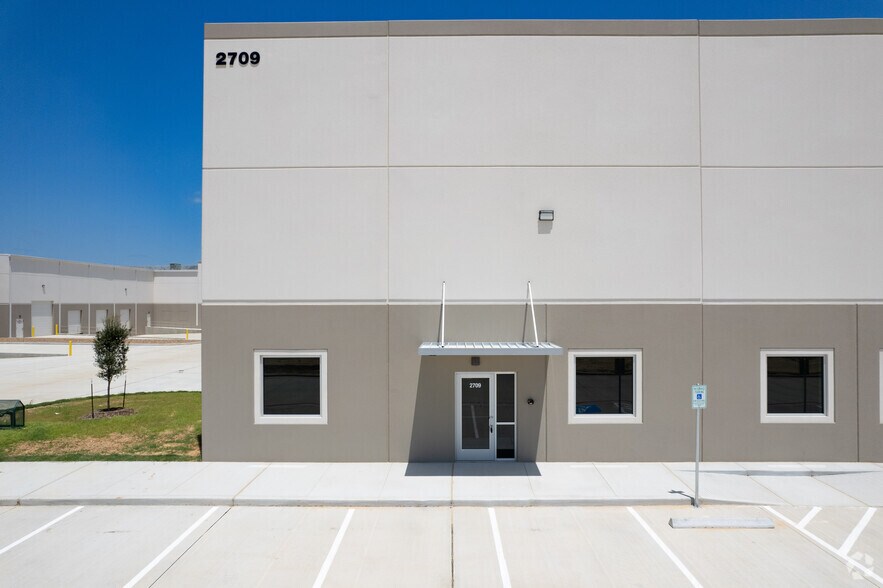 More Photos Of 2701 Twinwood Pky, Brookshire Distribution For Sale