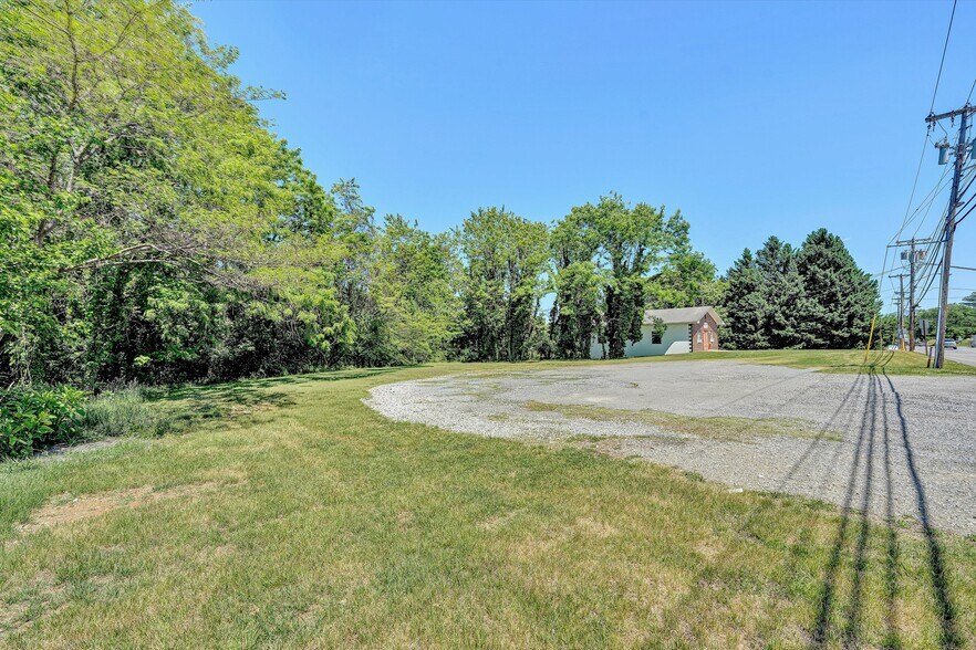 More Photos Of 2719 Colonial Ave SW, Roanoke Office For Sale