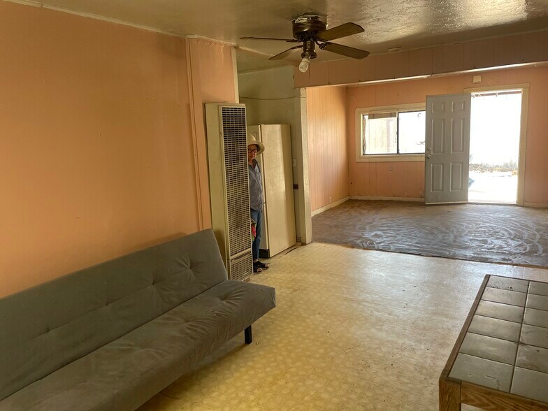 More Photos Of 541 Fremont St, Colusa Showroom For Sale