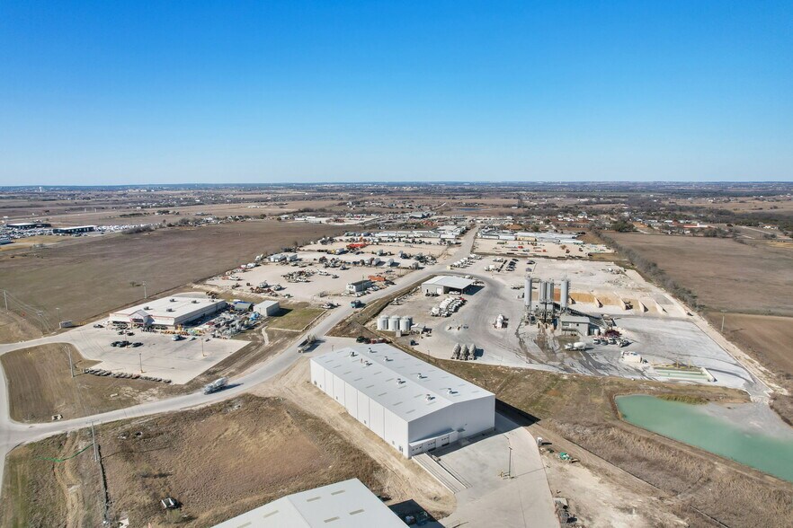 More Photos Of 6000 Chandler Rd, Hutto Unknown For Lease