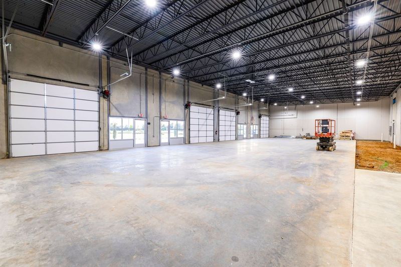 More Photos Of 4009 NW 164th St, Edmond Industrial For Sale
