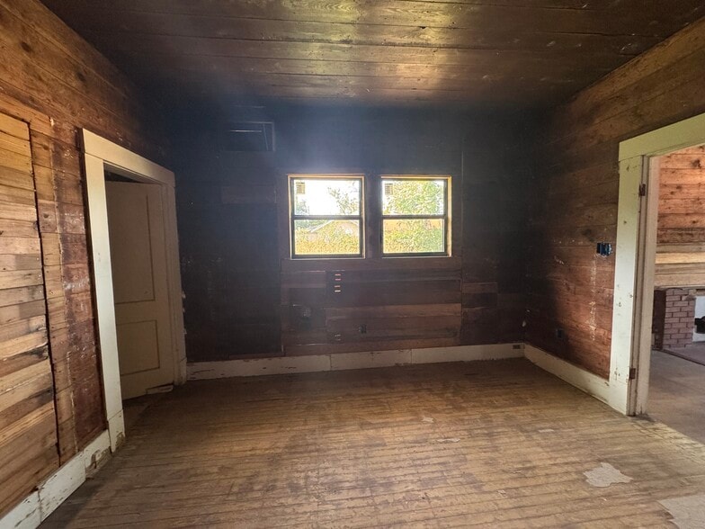 More Photos Of 4219 S Presa St, San Antonio General Retail For Sale