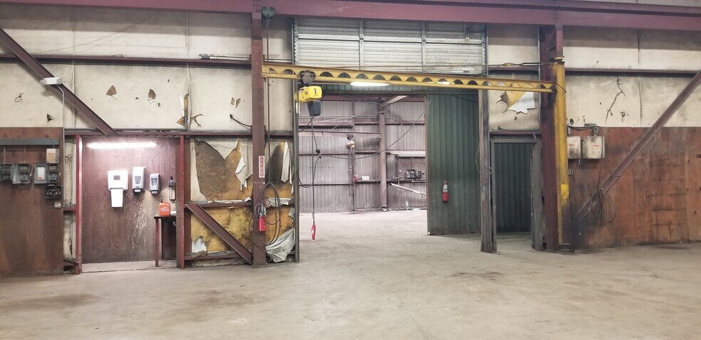 More Photos Of 6417 McGrew St, Houston Manufacturing For Lease