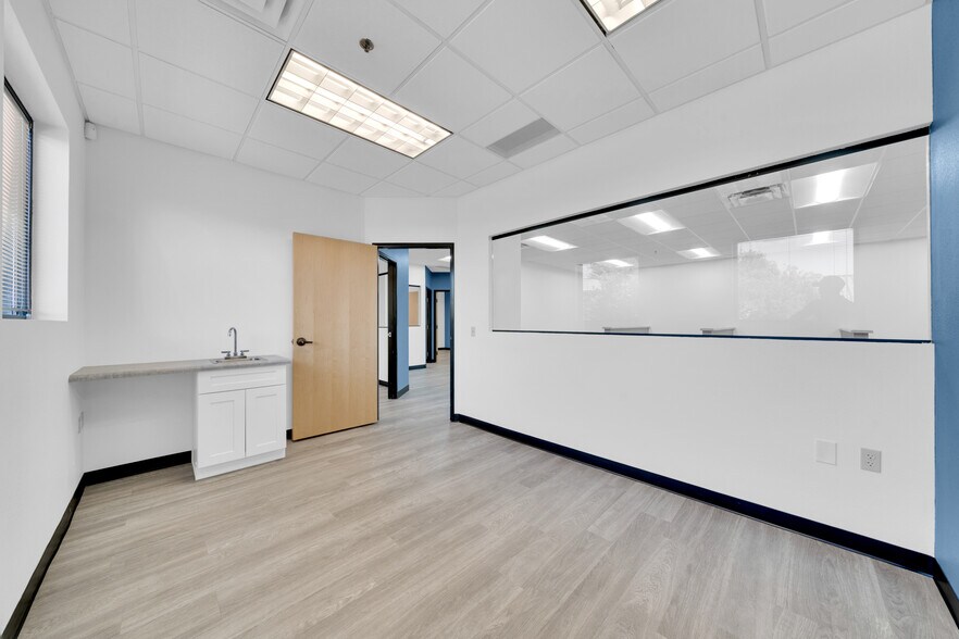 More Photos Of 4729 E Union Hills Dr, Phoenix Medical For Sale