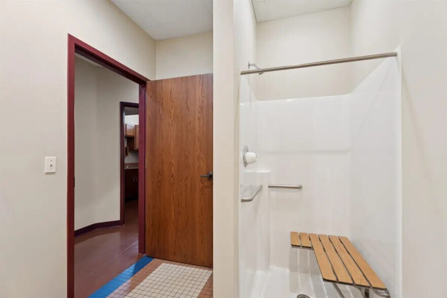 More Photos Of 180 Knights Way, Fond Du Lac Medical For Sale