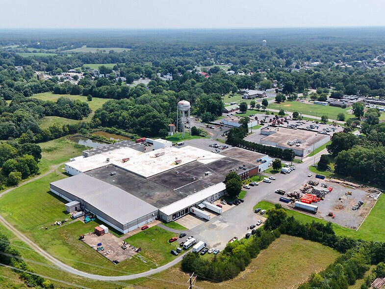 More Photos Of 1 Cleveland St, Gordonsville Warehouse For Lease