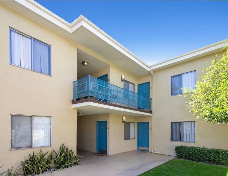 More Photos Of 1680 E Palm Canyon Dr, Palm Springs Apartments For Sale