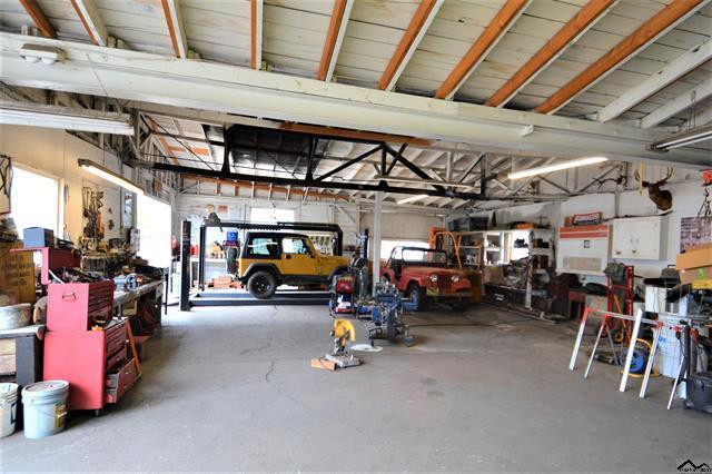 More Photos Of 1000 Walnut St, Red Bluff Service For Sale