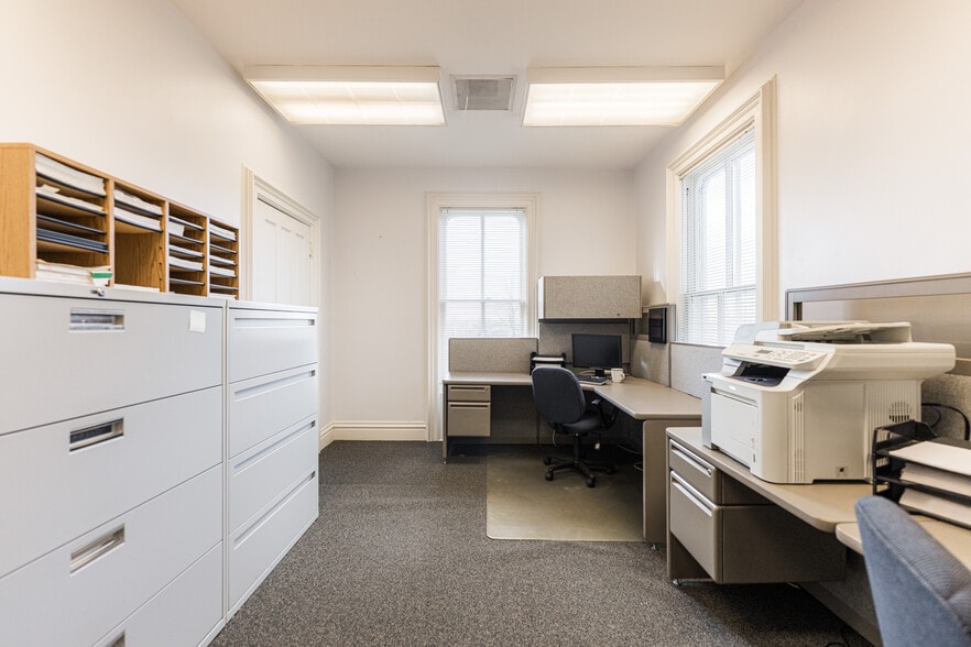 More Photos Of 223 E State St, Geneva Office For Sale