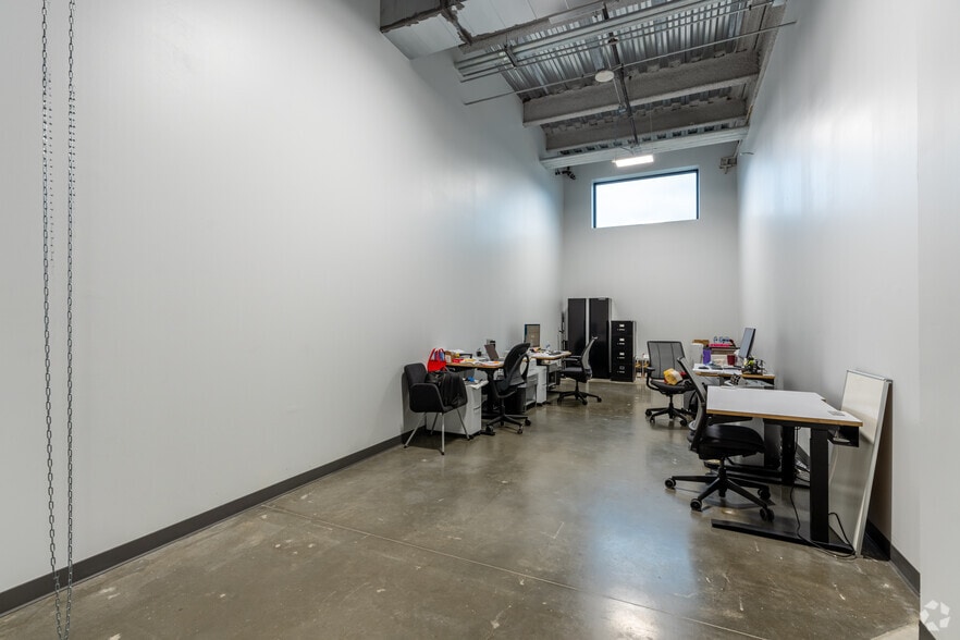 More Photos Of 4229 North FM 620, Austin Flex For Sale