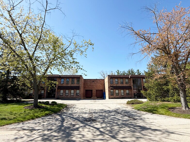 More Photos Of 4059-4081 Joseph Dr, Waukegan Light Distribution For Sale