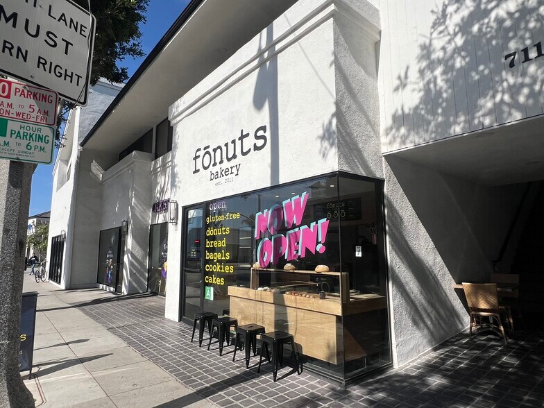 More Photos Of 701-715 Montana Ave, Santa Monica Storefront Retail Office For Lease