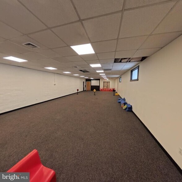 More Photos Of 1515 Mount Hope Ave, Pottsville Office For Sale