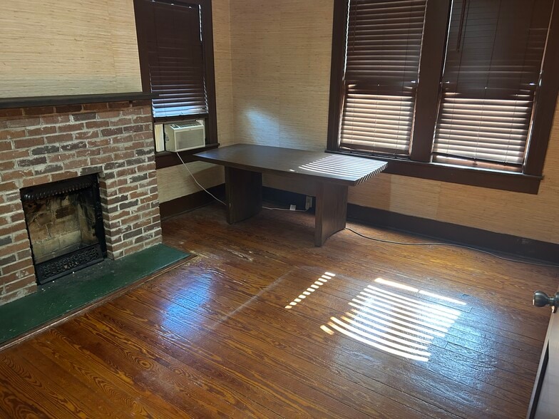 More Photos Of 1313 Elmwood Ave, Columbia Office For Lease