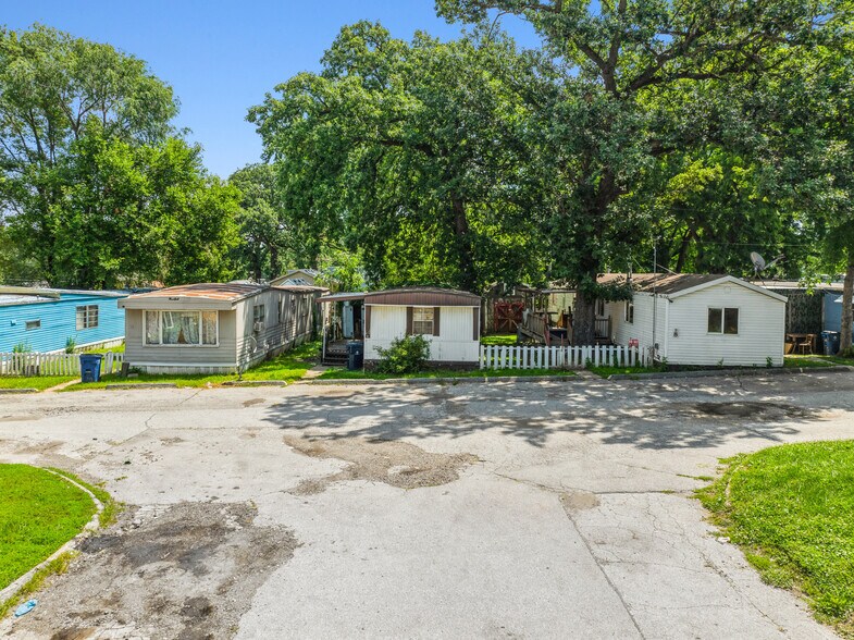 More Photos Of 1424 E Virginia Ave, Des Moines Manufactured Housing Mobile Home Park For Sale
