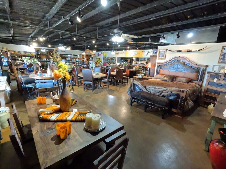 More Photos Of 3916 US Highway 287 N, Henrietta Storefront For Lease