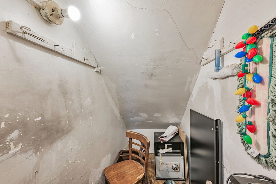 More Photos Of 408-412 Cortland Ave, San Francisco Storefront Retail Residential For Lease