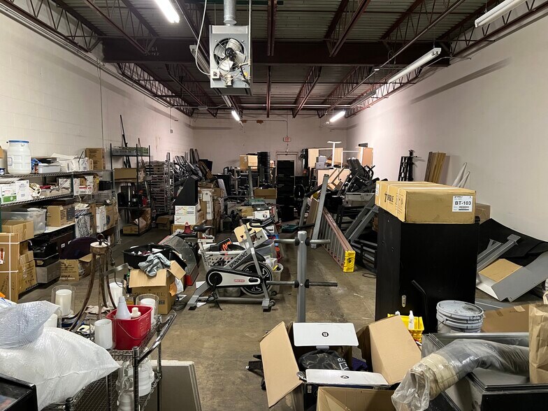 More Photos Of 605-619 S Main St, De Forest Unknown For Lease