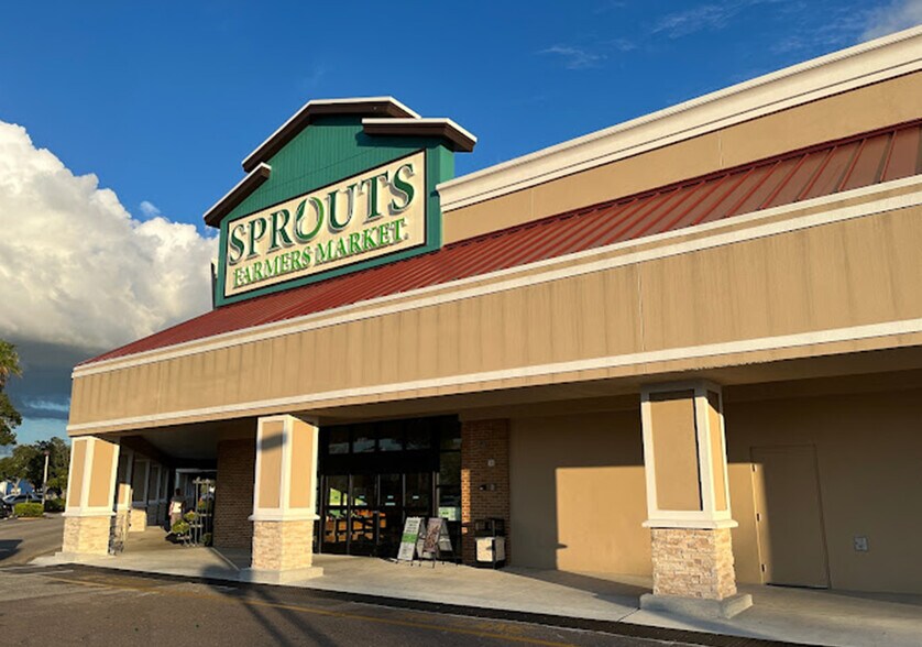 More Photos Of 4429 14th St W, Bradenton General Retail For Lease