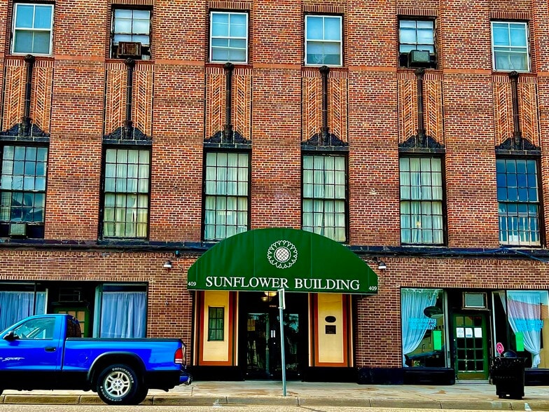 More Photos Of 409 NW 3rd St, Abilene Apartments For Sale