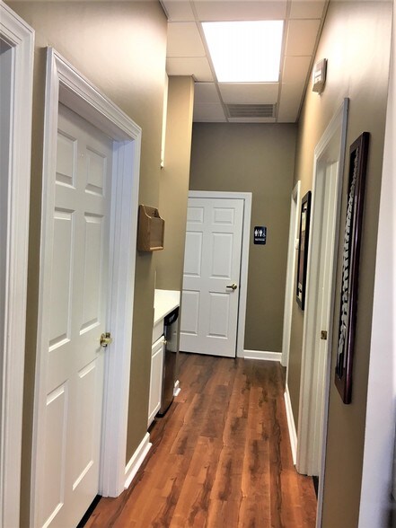 More Photos Of 1000 Bearcat Way, Morrisville Flex For Lease