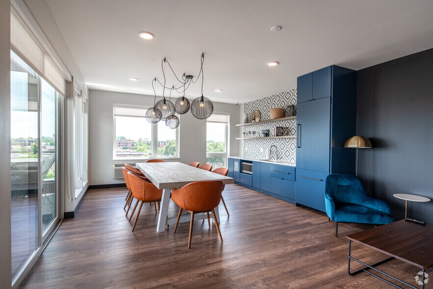More Photos Of 1725 Nicollet Ave, Minneapolis Apartments For Lease