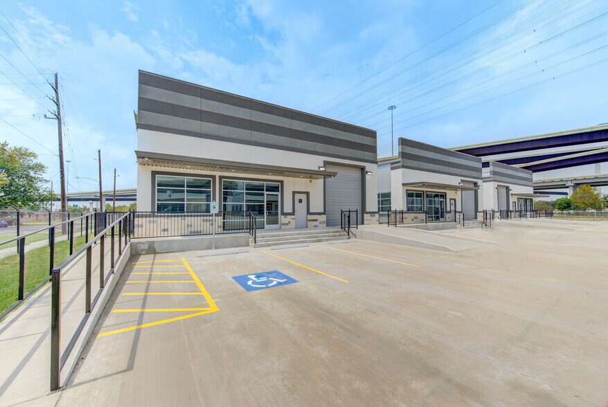 More Photos Of 6409 Eddie Dr, Humble Warehouse For Sale