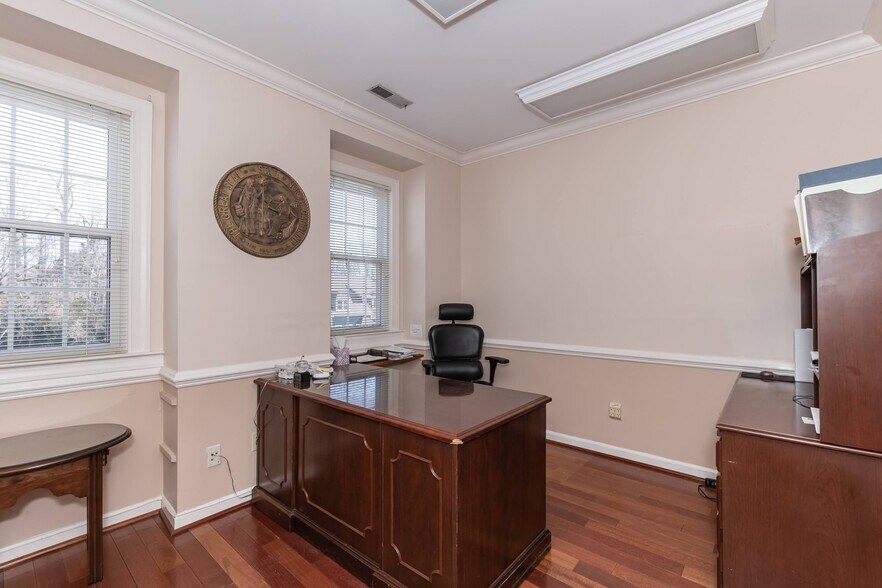 More Photos Of 5854-5862 Faringdon Pl, Raleigh Office For Lease