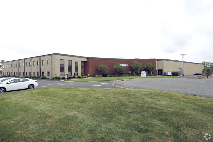 More Photos Of 300 McGaw Dr, Edison Warehouse For Sale