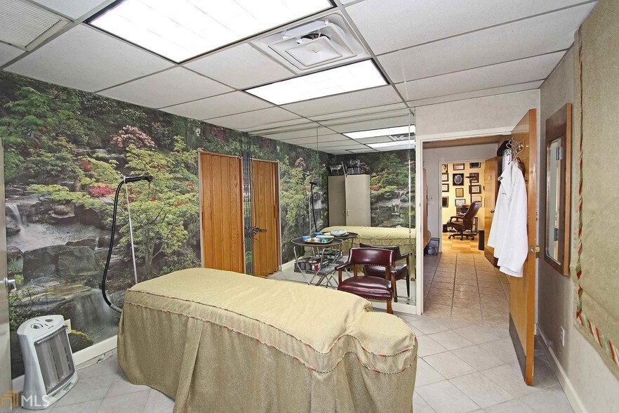 More Photos Of 2760 Pleasantwood Dr, Decatur Religious Facility For Lease