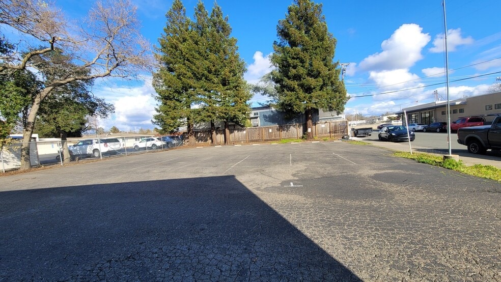 More Photos Of 45 Foley St, Santa Rosa Light Distribution For Lease