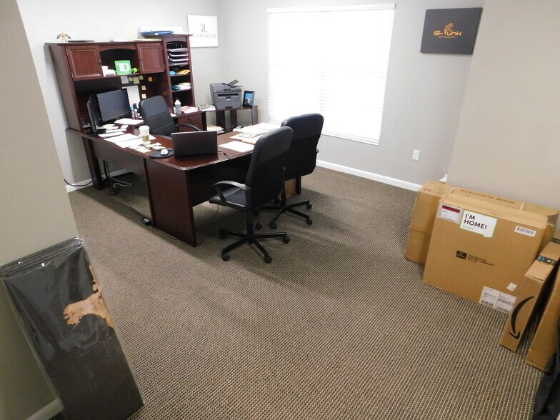 More Photos Of 284 SW Baya Dr, Lake City Office For Sale