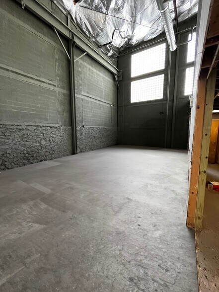 More Photos Of 255 S Mount Airy Rd, Coatesville Warehouse For Lease