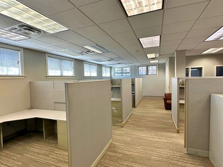 More Photos Of 275 Professional Ct, Riverdale Medical For Sale