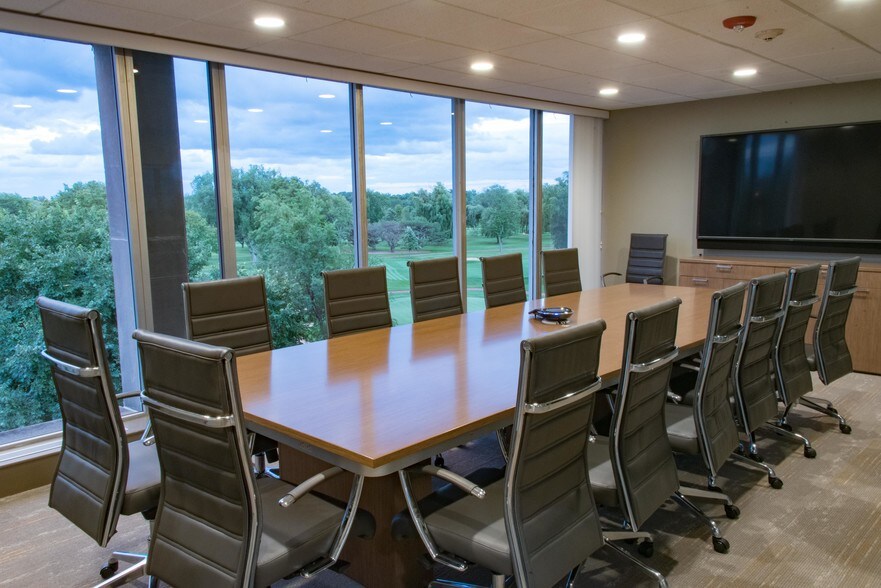 More Photos Of 8707 Skokie Blvd, Skokie Office For Lease