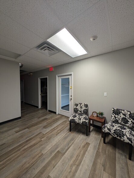 More Photos Of 401 S Earl Ave, Lafayette Office For Sale