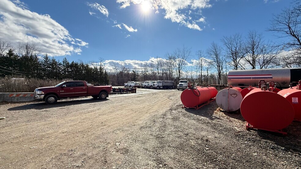 More Photos Of 25 Old Camplain Rd, Hillsborough Warehouse For Lease