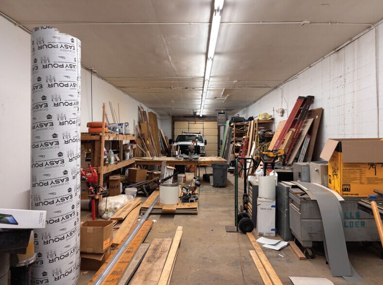 More Photos Of 438 E Clinton Pl, Saint Louis Warehouse For Lease