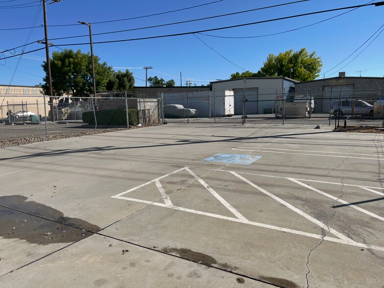 More Photos Of 1224 6th St, Modesto Warehouse For Lease