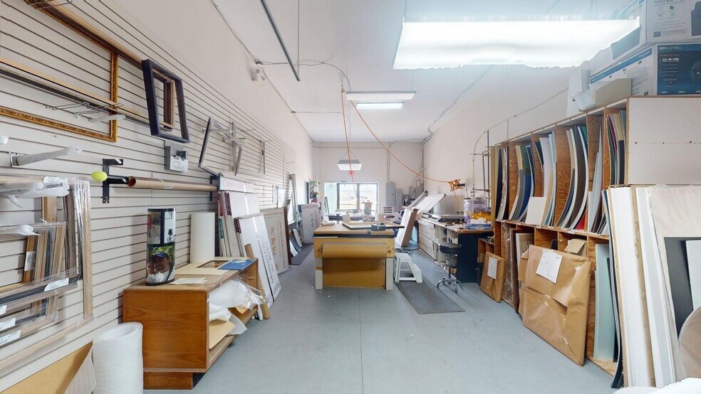 More Photos Of 800 Baker St, Cranbrook Storefront Retail Office For Sale