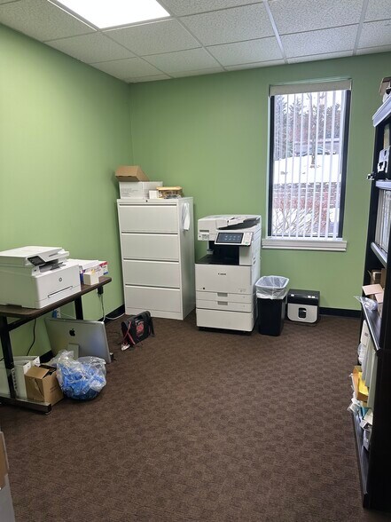 More Photos Of 246 Suffolk Ln, Gardner Manufacturing For Sale