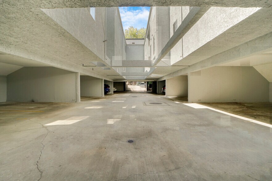 More Photos Of 519 South St, Glendale Apartments For Sale