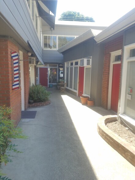 More Photos Of 1812 J St, Sacramento Office For Sale