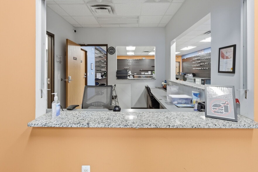More Photos Of 228 North Ave, Battle Creek Freestanding For Sale