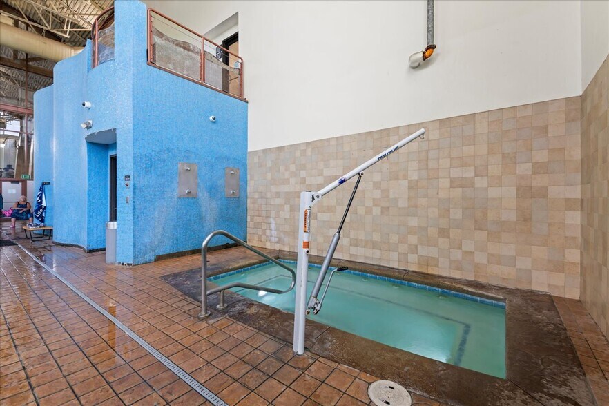 More Photos Of 801 E Parkcenter Blvd, Boise Health Club For Sale